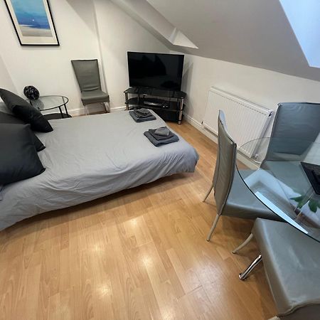 Cosy Penthouse Suite Happily Sleeps Up To Five Halifax Exteriör bild