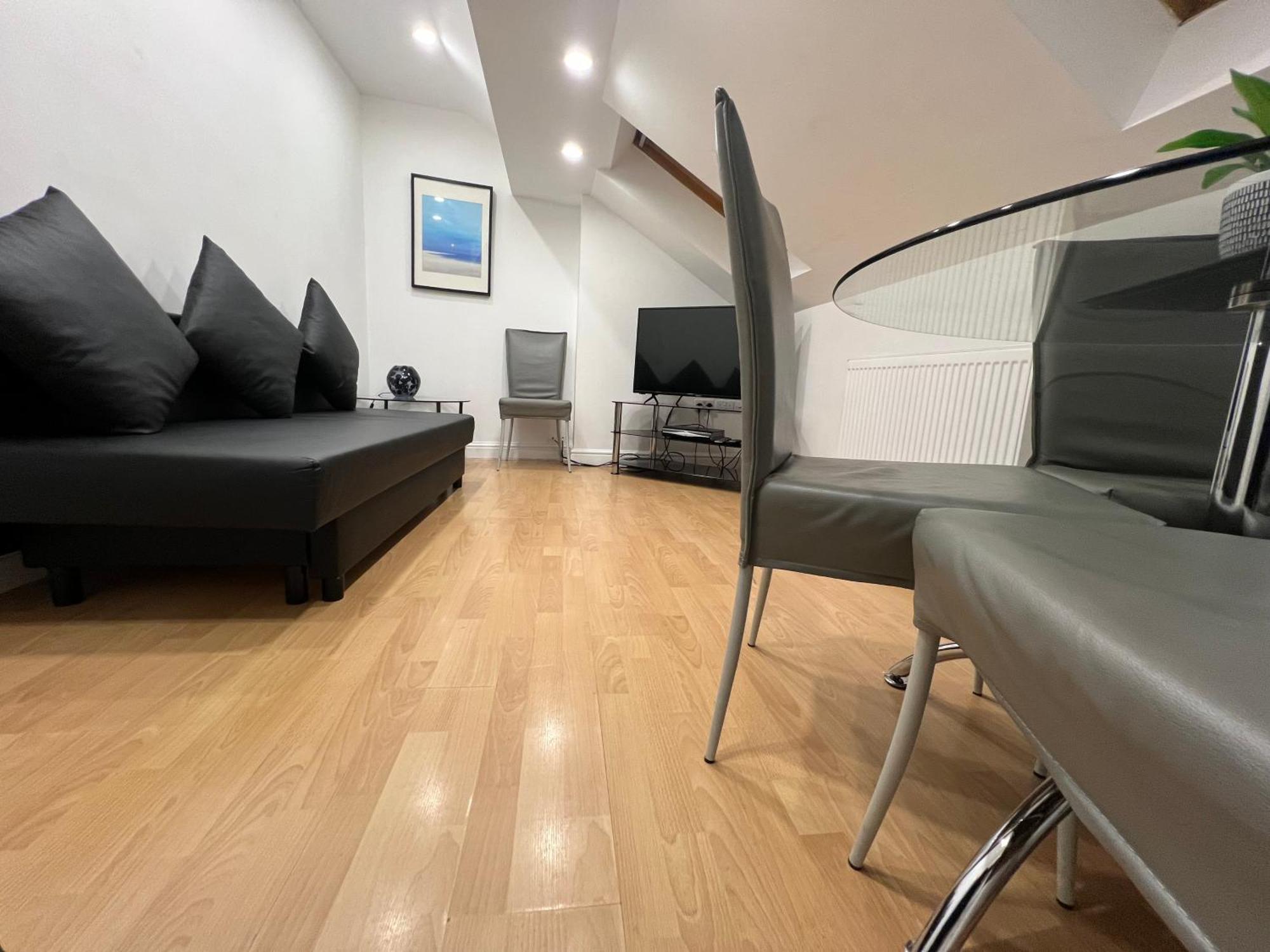 Cosy Penthouse Suite Happily Sleeps Up To Five Halifax Exteriör bild